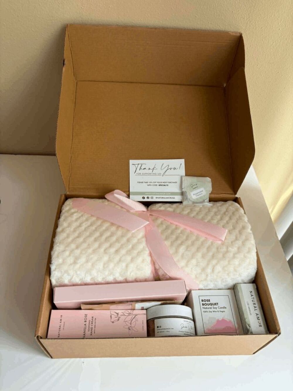 Natural Amor Care Relaxation Package in Lavender Rose